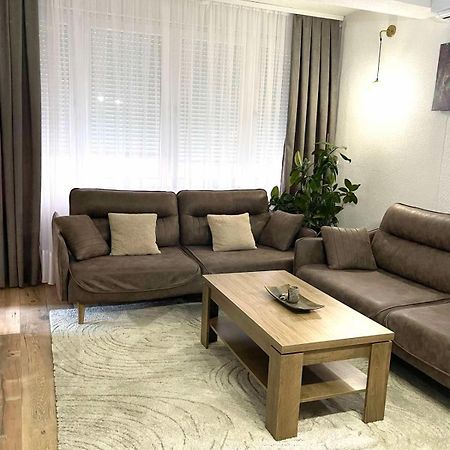 Nesi Apartmenti Pristina Kültér fotó