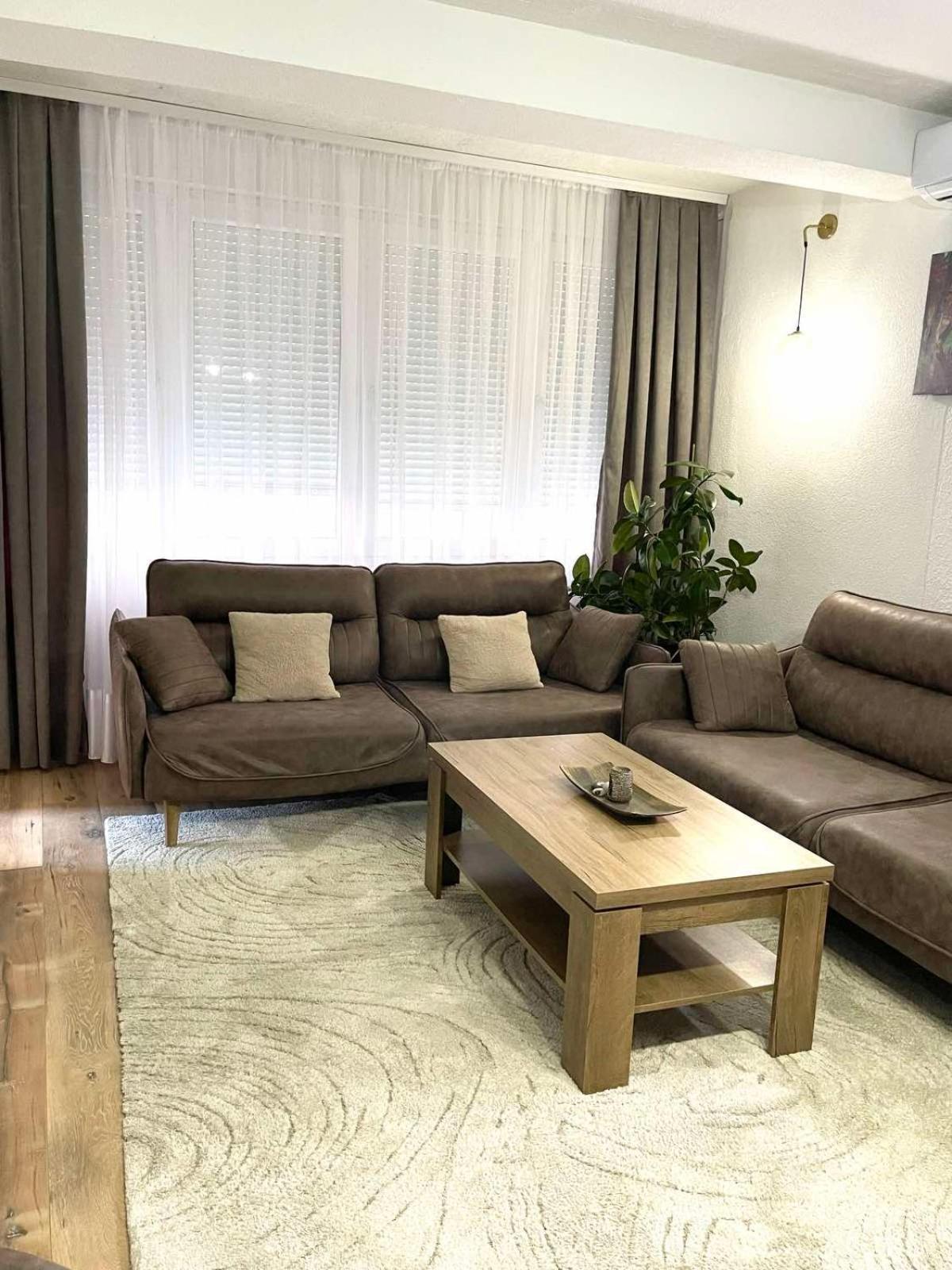 Nesi Apartmenti Pristina Kültér fotó