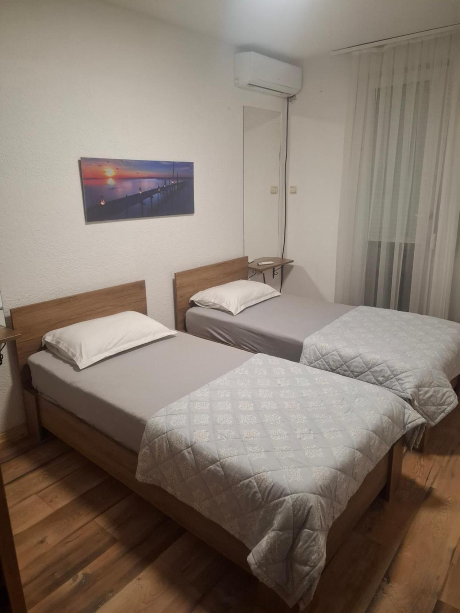 Nesi Apartmenti Pristina Kültér fotó